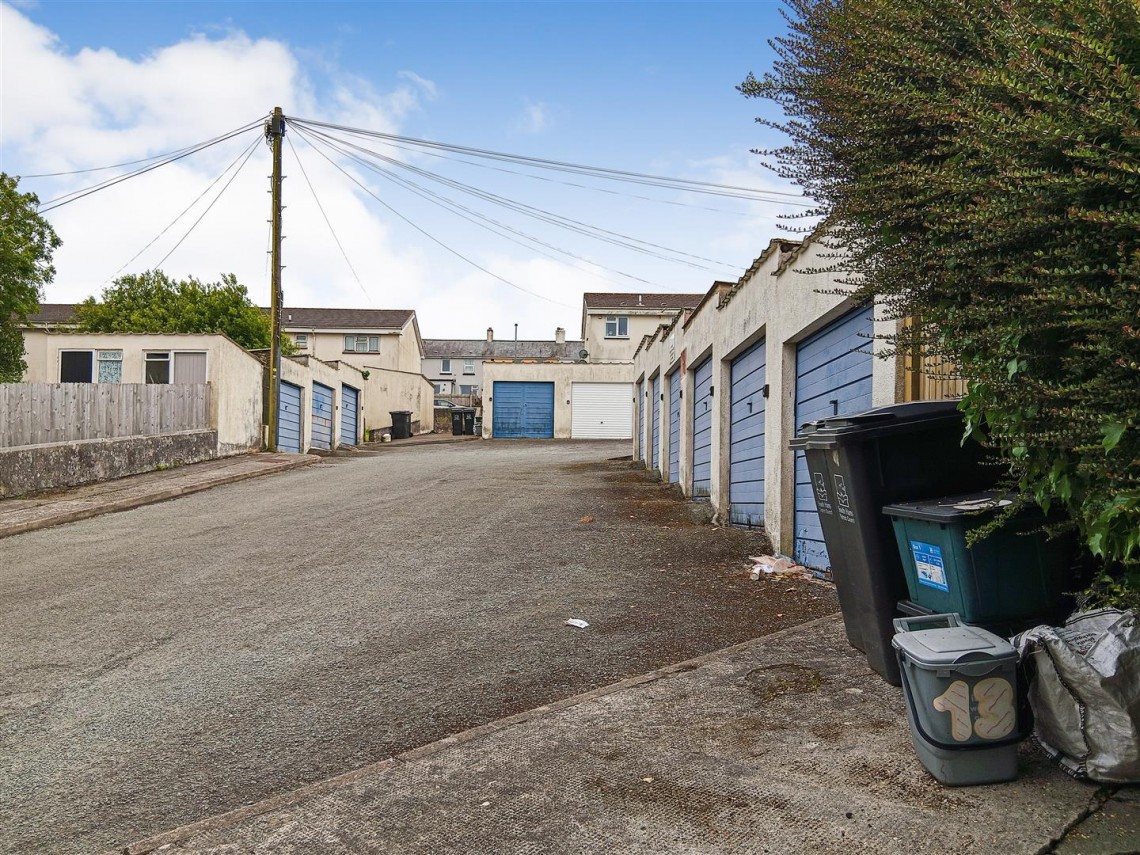 Images for SINGLE GARAGE | DARTMOUTH