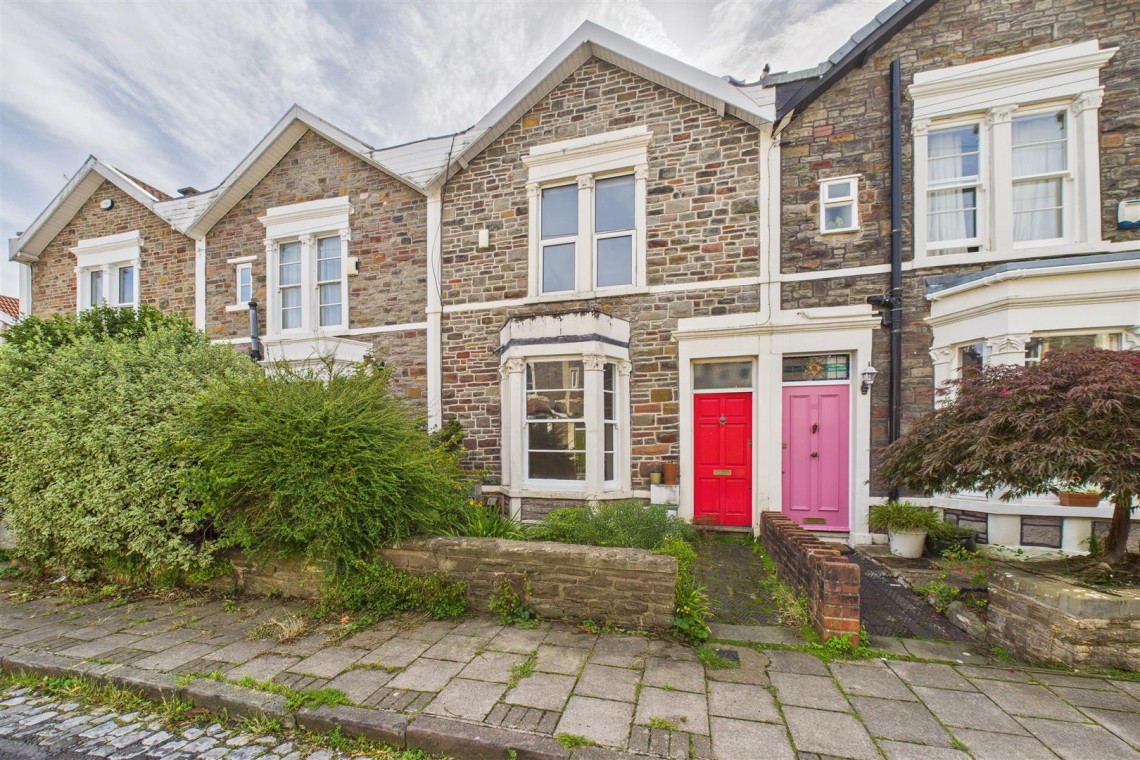 Images for PERIOD HOUSE FOR UPDATING | WESTBURY PARK