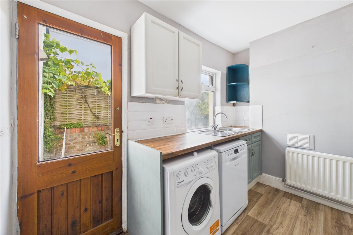Images for PERIOD HOUSE FOR UPDATING | WESTBURY PARK