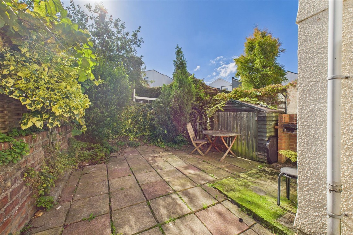Images for PERIOD HOUSE FOR UPDATING | WESTBURY PARK