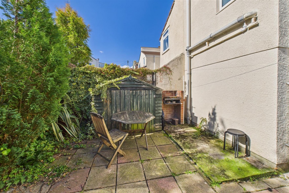 Images for PERIOD HOUSE FOR UPDATING | WESTBURY PARK