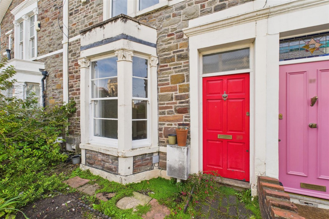 Images for PERIOD HOUSE FOR UPDATING | WESTBURY PARK