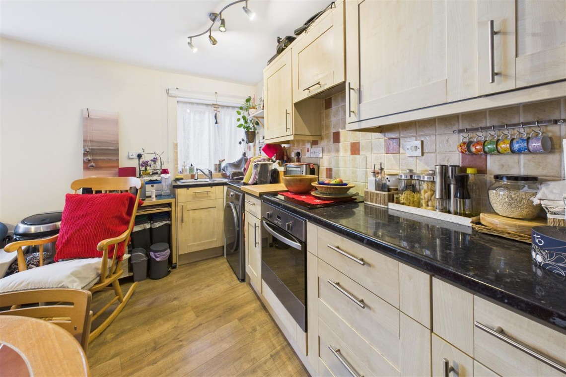 Images for 1 BED FLAT CLOSE TO CABOT CIRCUS