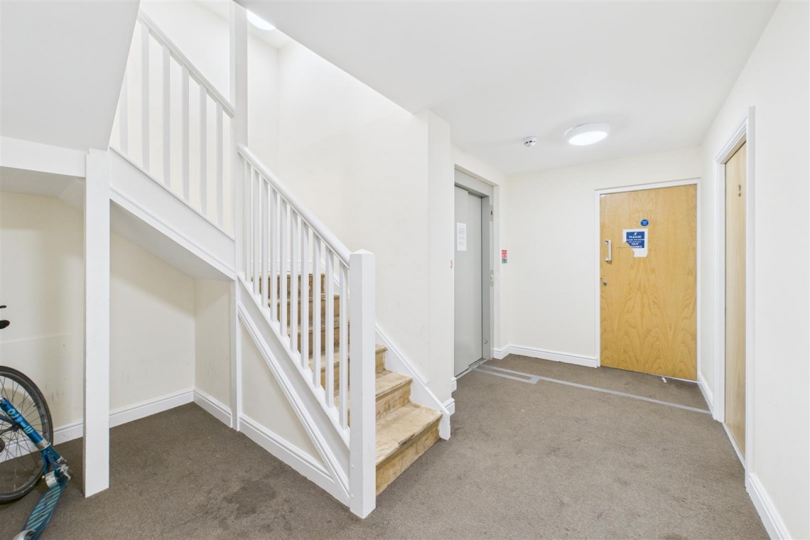Images for 1 BED FLAT CLOSE TO CABOT CIRCUS