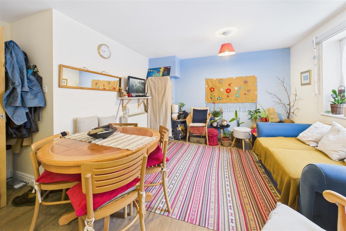 Images for 1 BED FLAT CLOSE TO CABOT CIRCUS