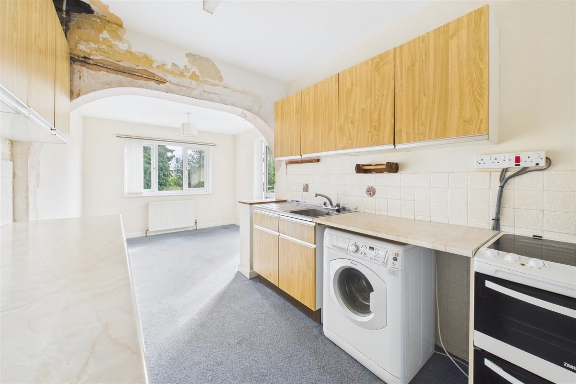 Images for SEMI FOR BASIC UPDATING | COOMBE DINGLE