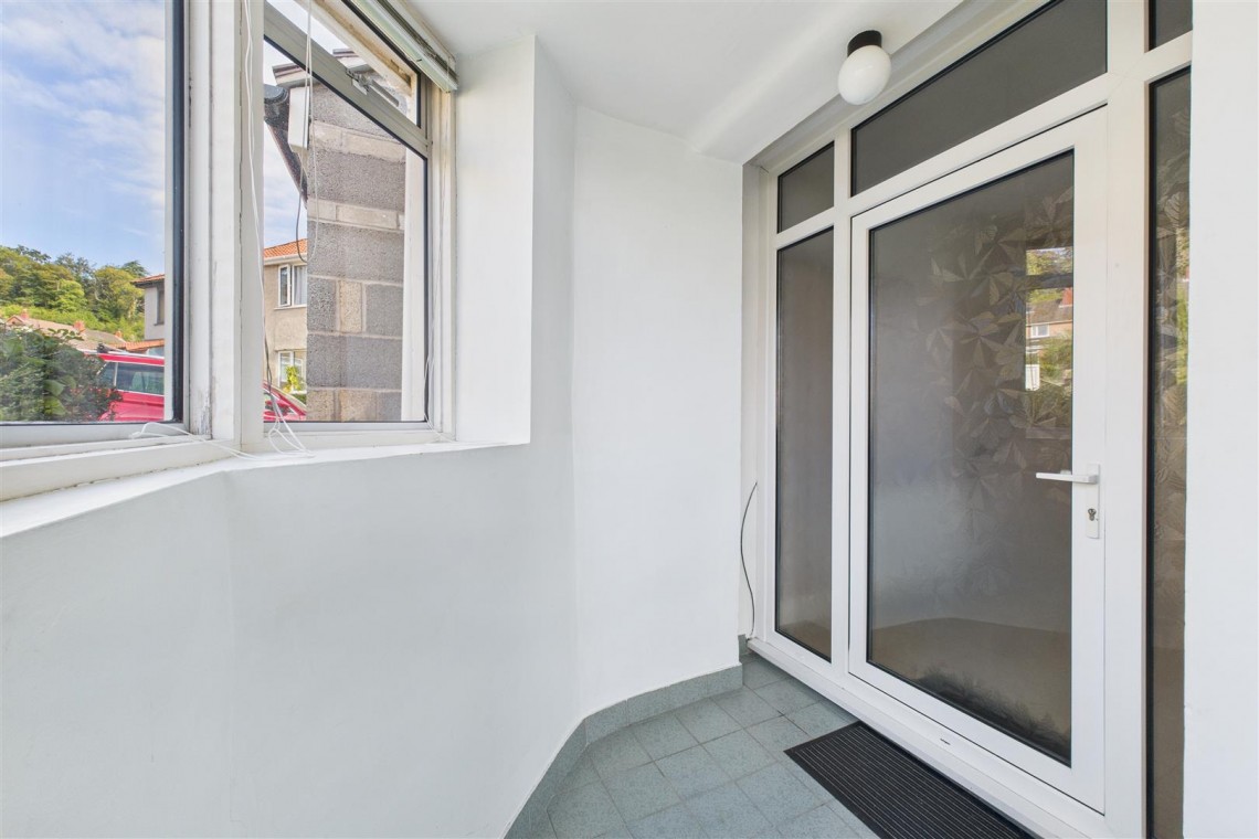 Images for SEMI FOR BASIC UPDATING | COOMBE DINGLE