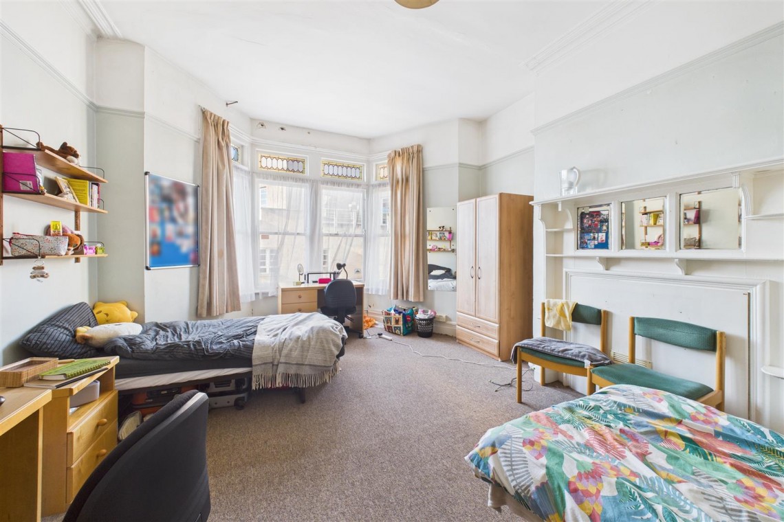 Images for HMO / FAMILY HOME | REDLAND