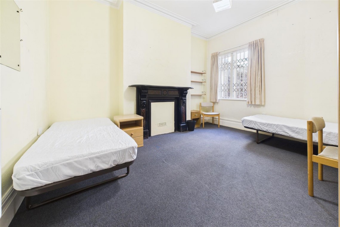Images for HMO / FAMILY HOME | REDLAND