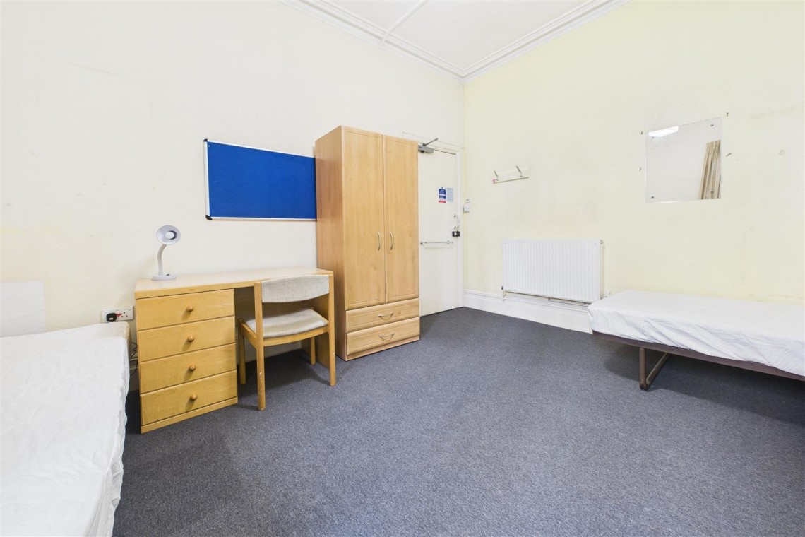 Images for HMO / FAMILY HOME | REDLAND