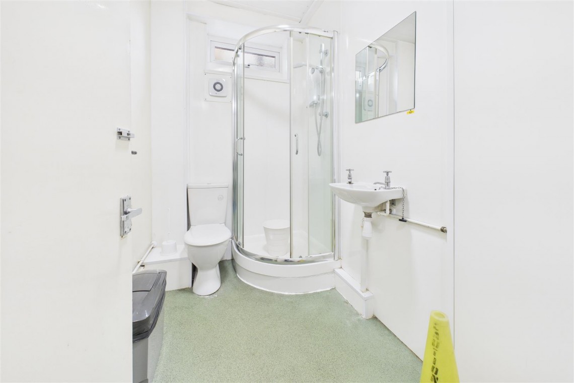 Images for HMO / FAMILY HOME | REDLAND
