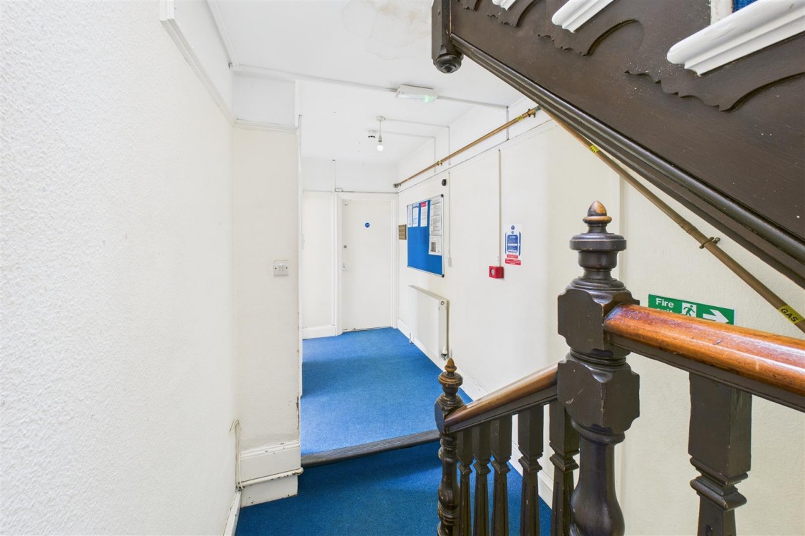 Images for HMO / FAMILY HOME | REDLAND