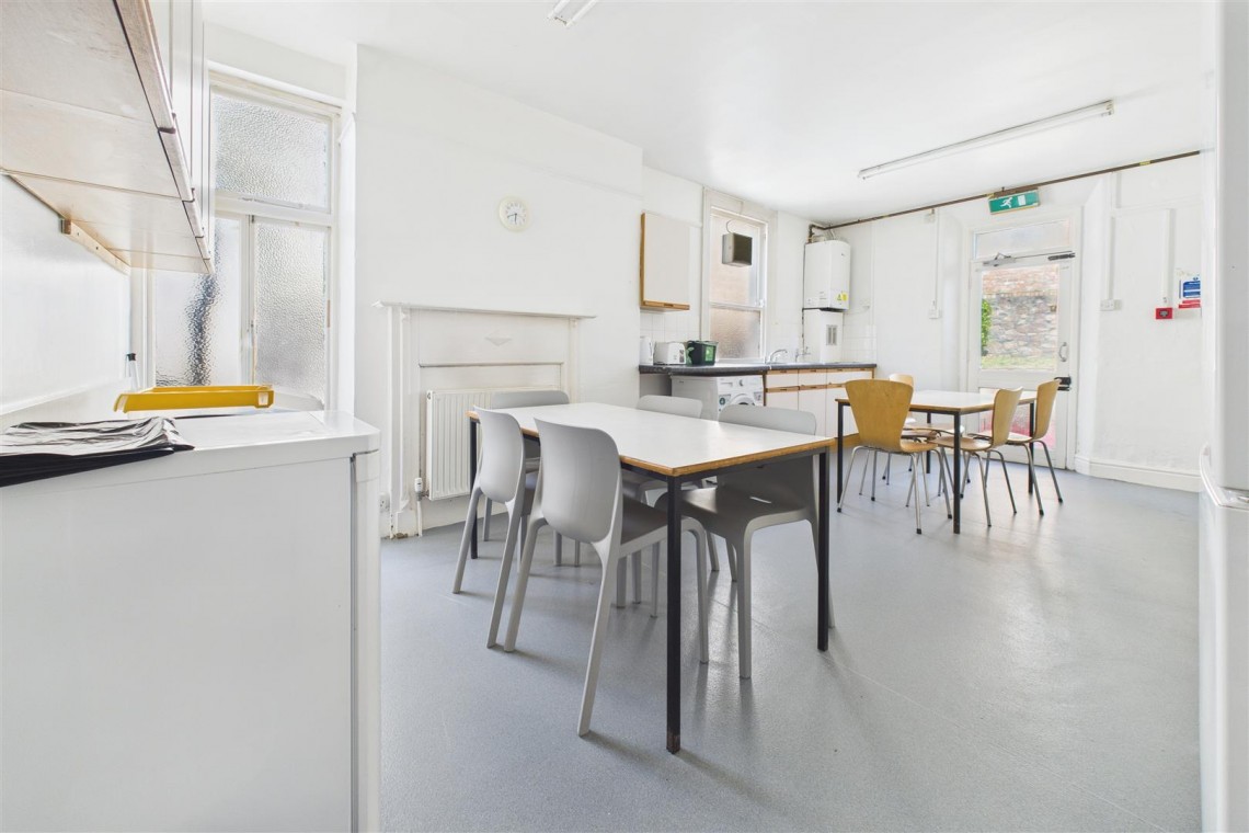 Images for HMO / FAMILY HOME | REDLAND