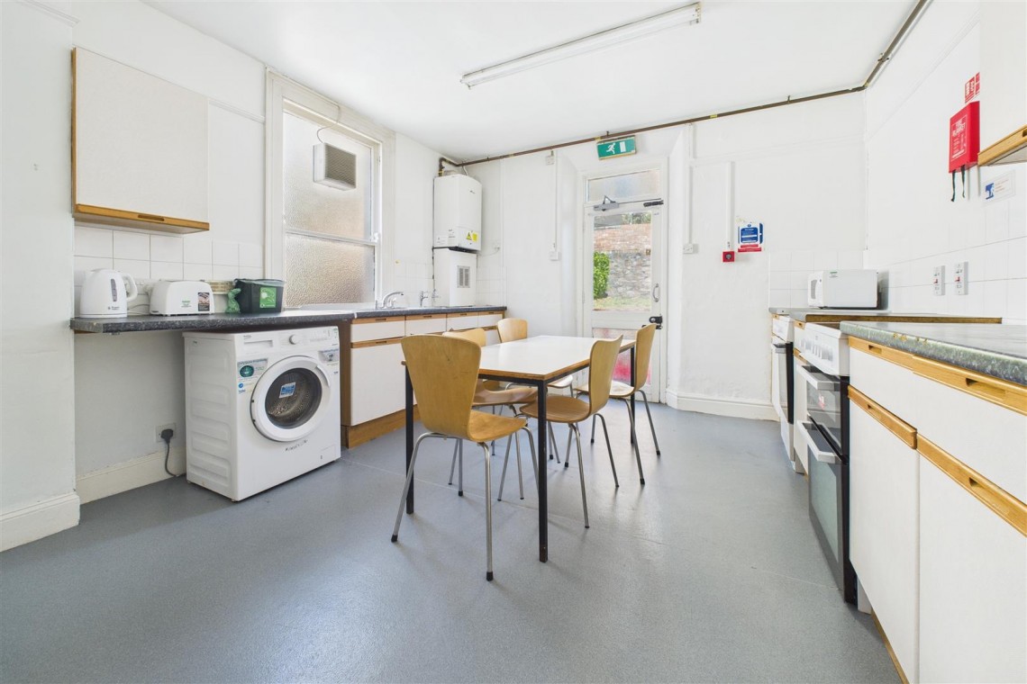 Images for HMO / FAMILY HOME | REDLAND