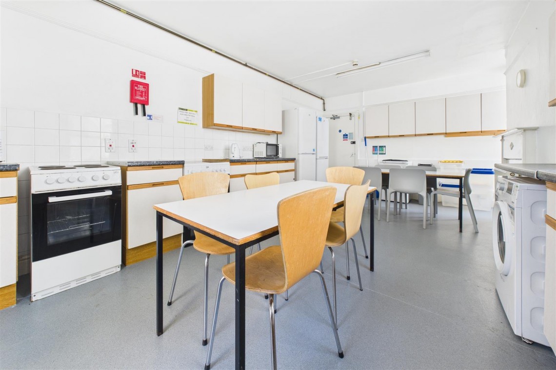 Images for HMO / FAMILY HOME | REDLAND