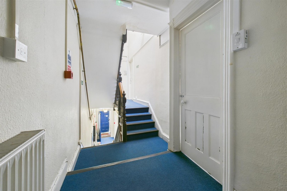 Images for HMO / FAMILY HOME | REDLAND