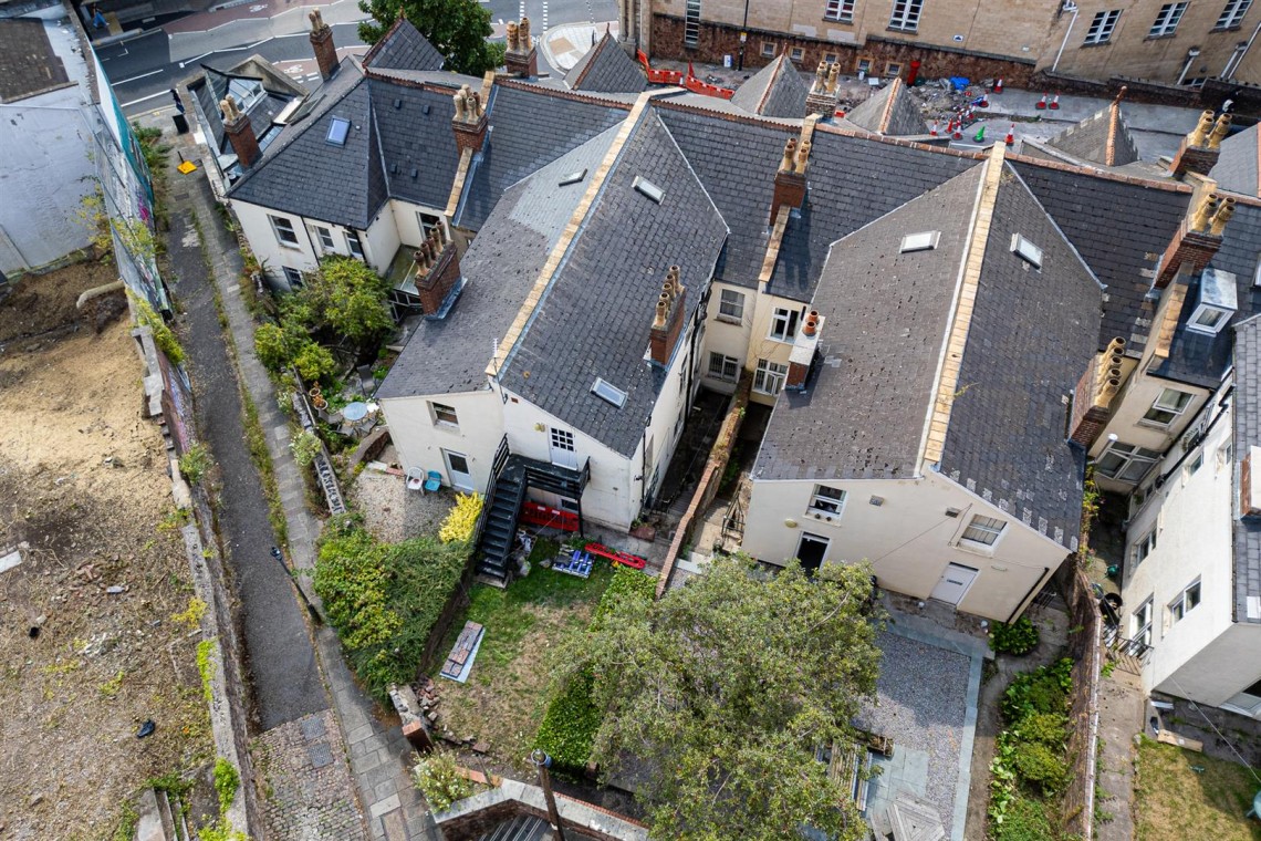 Images for HMO / FAMILY HOME | REDLAND