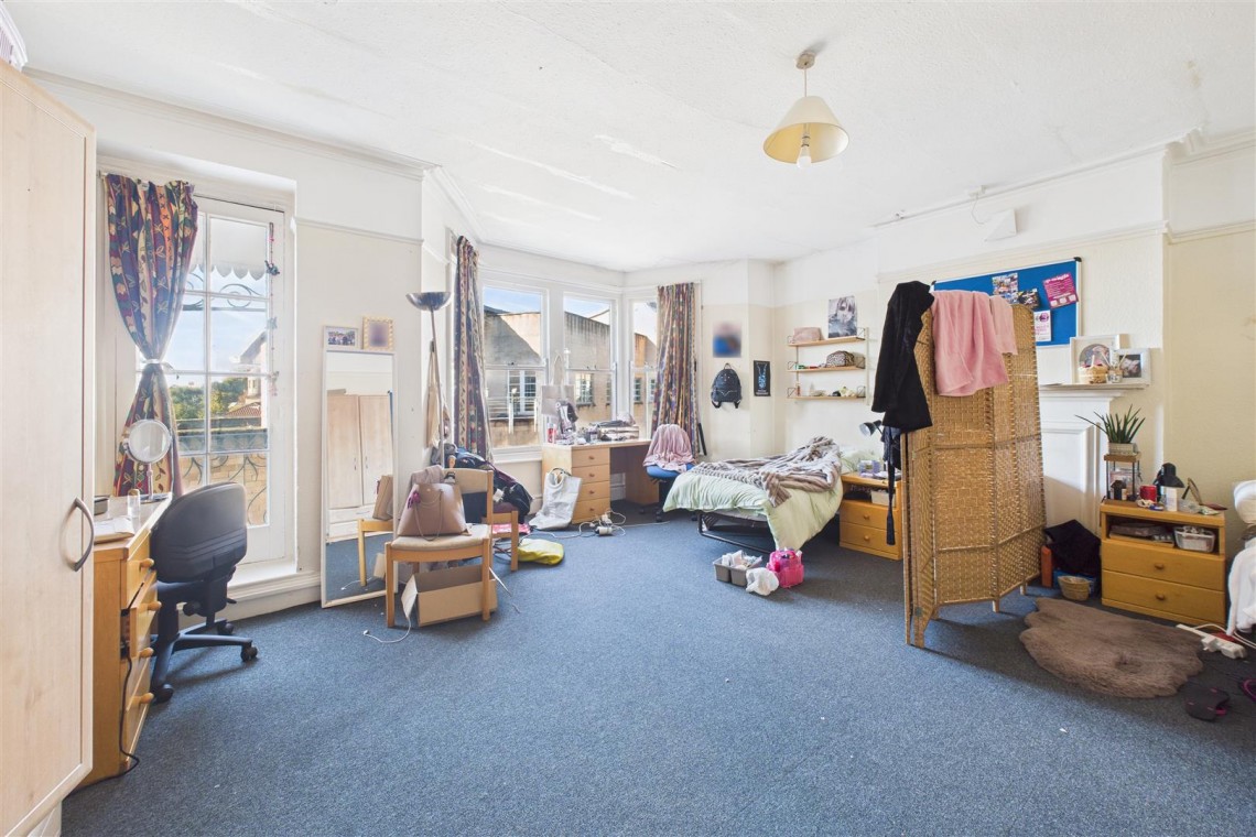 Images for HMO / FAMILY HOME | REDLAND