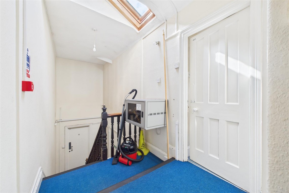 Images for HMO / FAMILY HOME | REDLAND