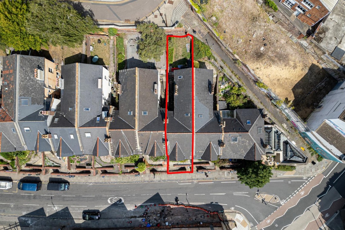 Images for HMO / FAMILY HOME | REDLAND