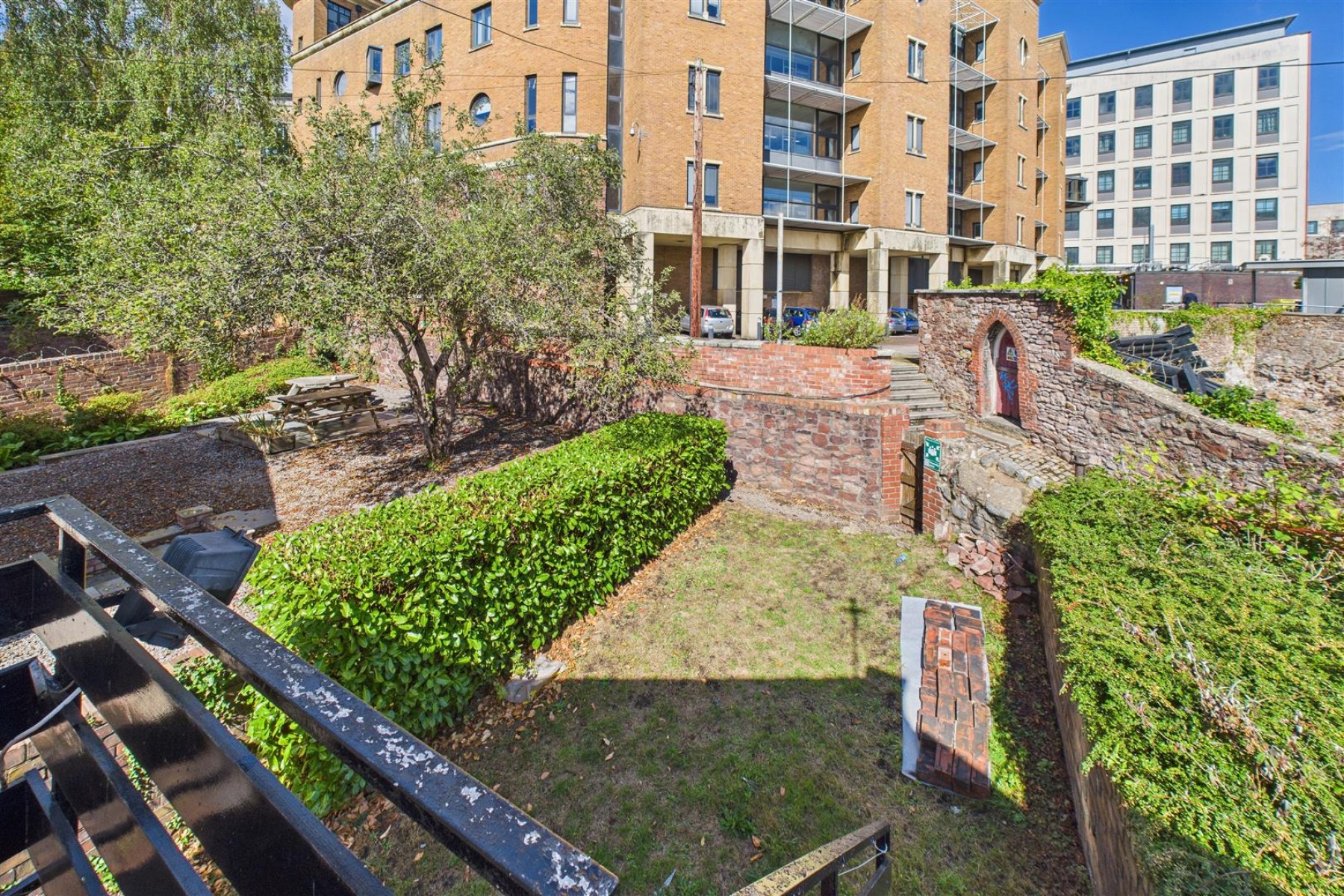 Images for HMO / FAMILY HOME | REDLAND