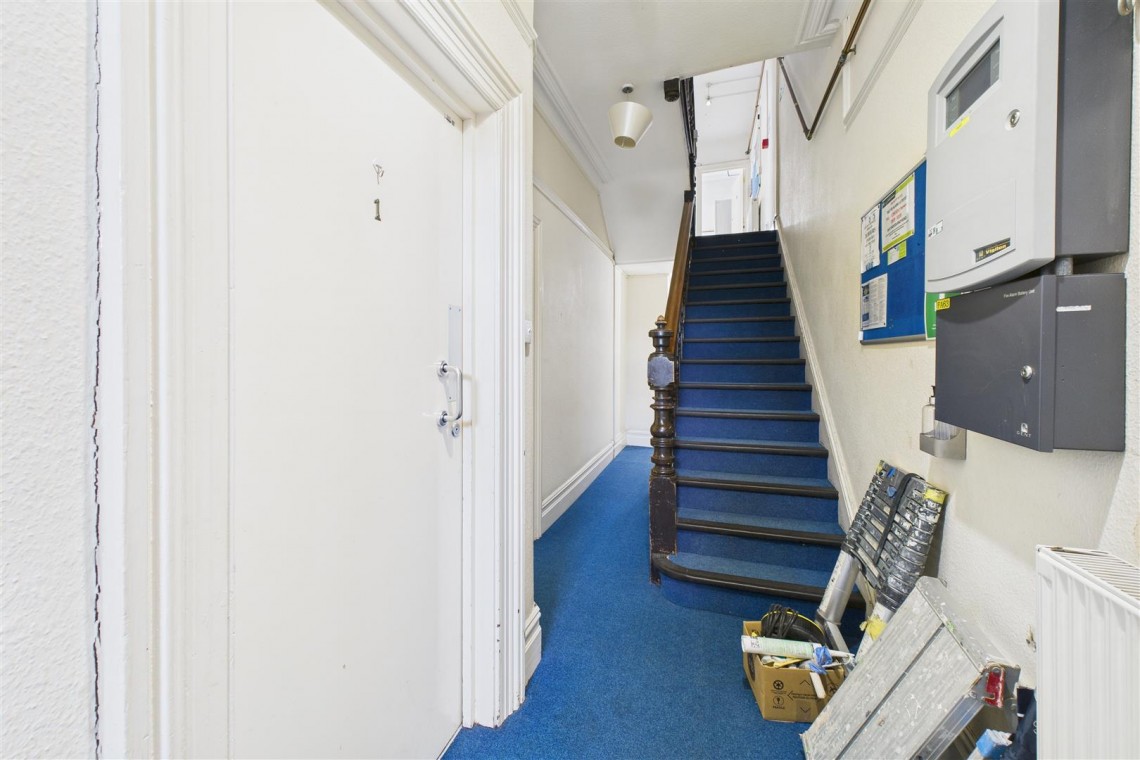 Images for HMO / FAMILY HOME | REDLAND