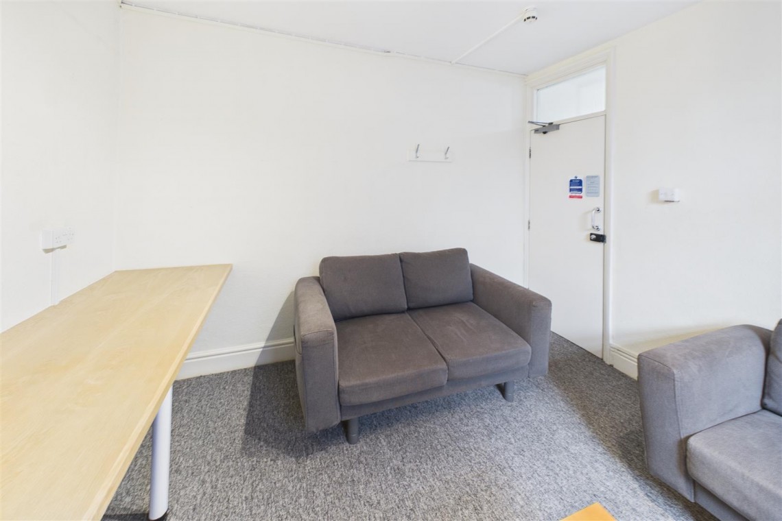 Images for HMO / FAMILY HOME | REDLAND
