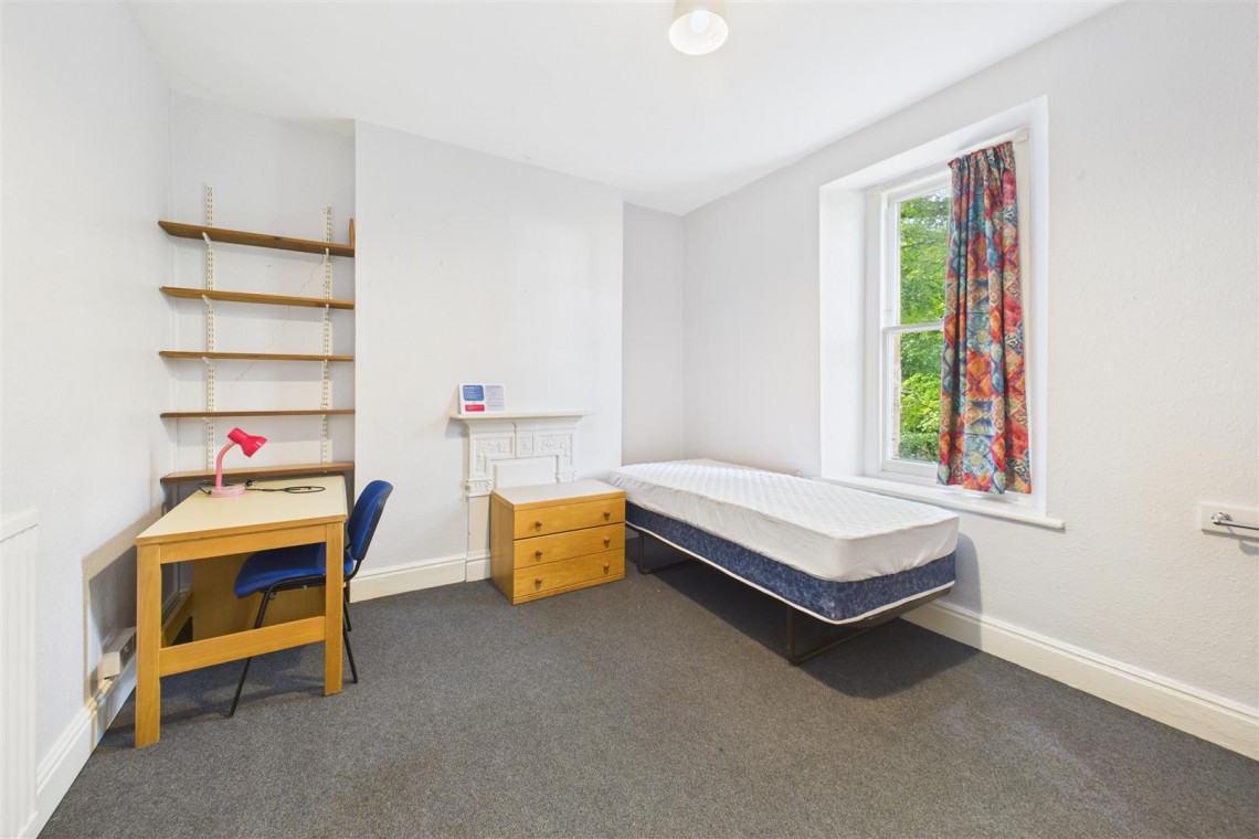 Images for HMO / FAMILY HOME | REDLAND