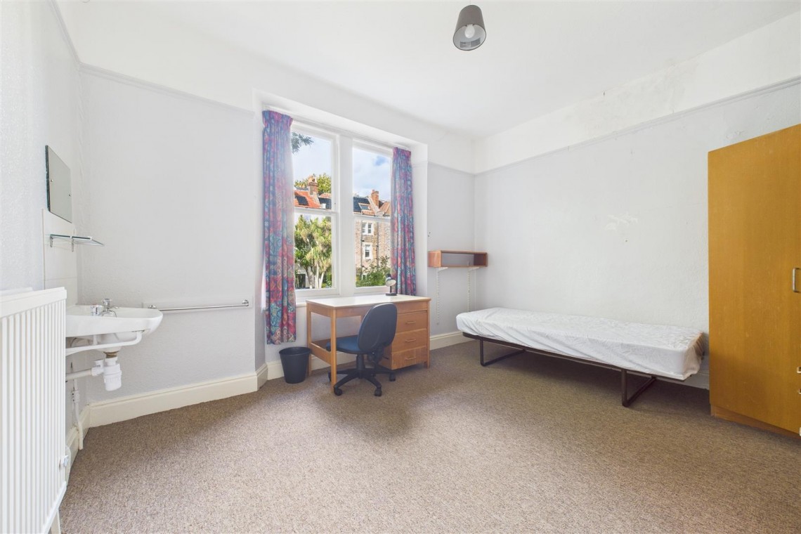 Images for HMO / FAMILY HOME | REDLAND