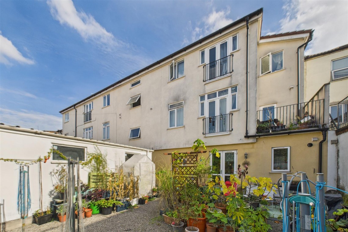 Images for BLOCK OF 12 x FLATS | BS5