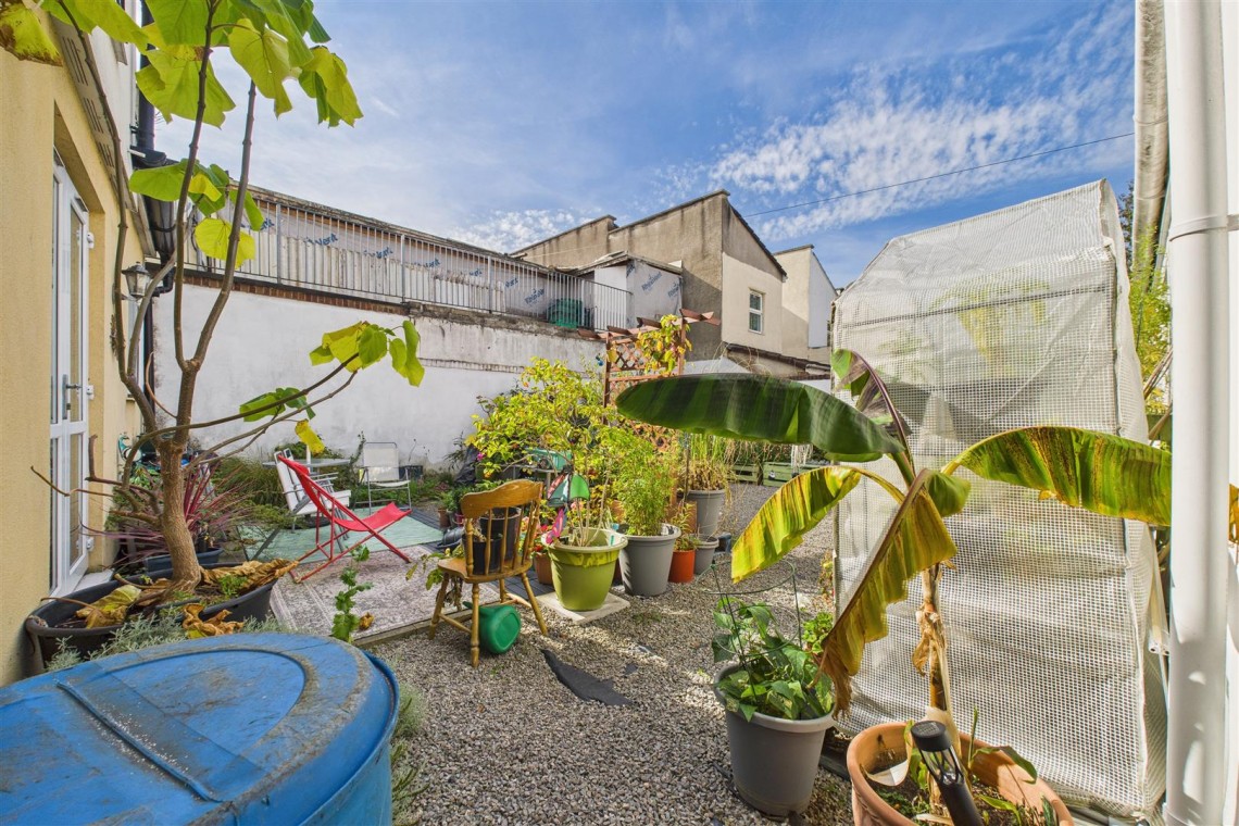Images for BLOCK OF 12 x FLATS | BS5
