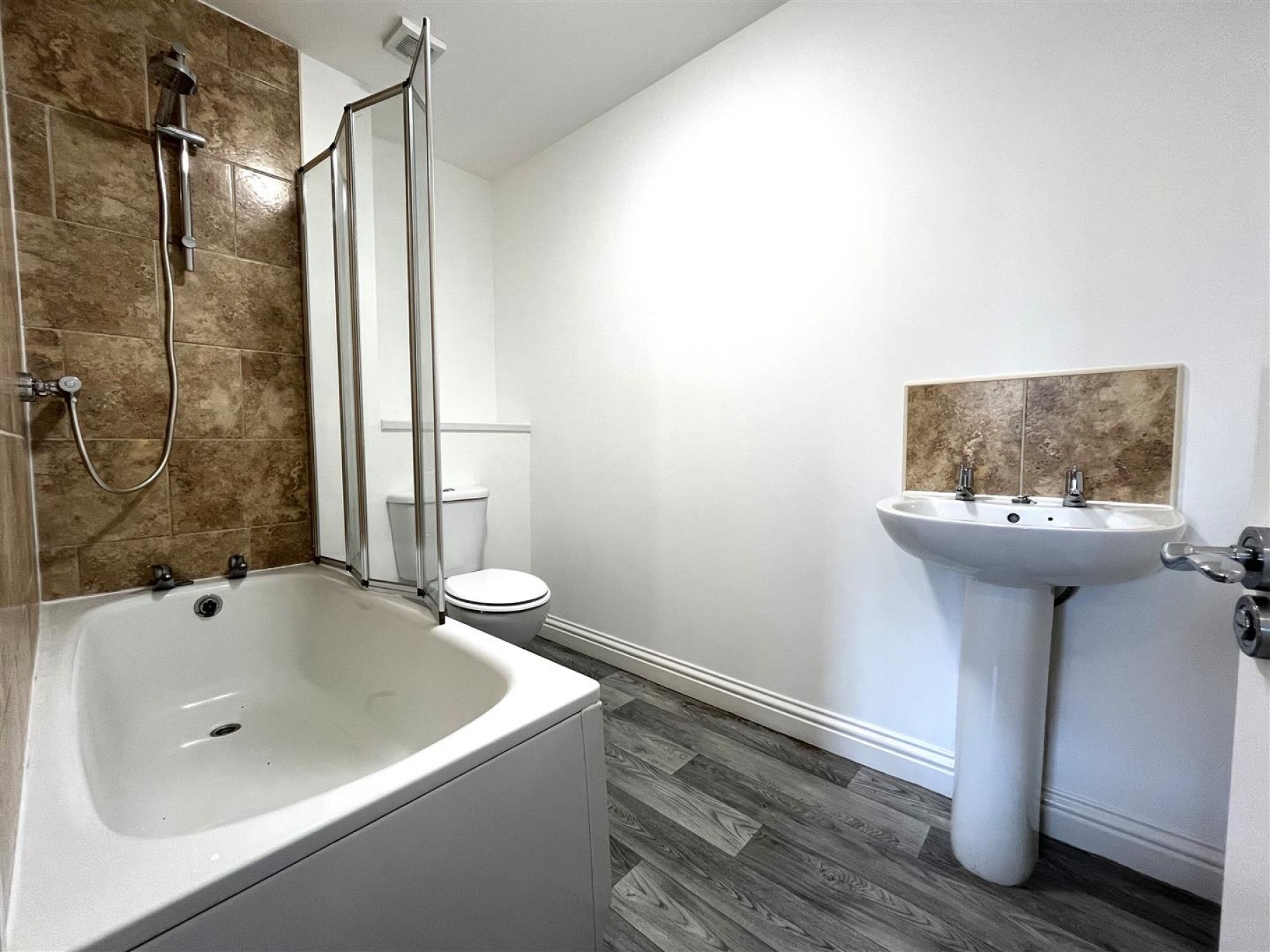 Images for 2 BED FLAT | BS5