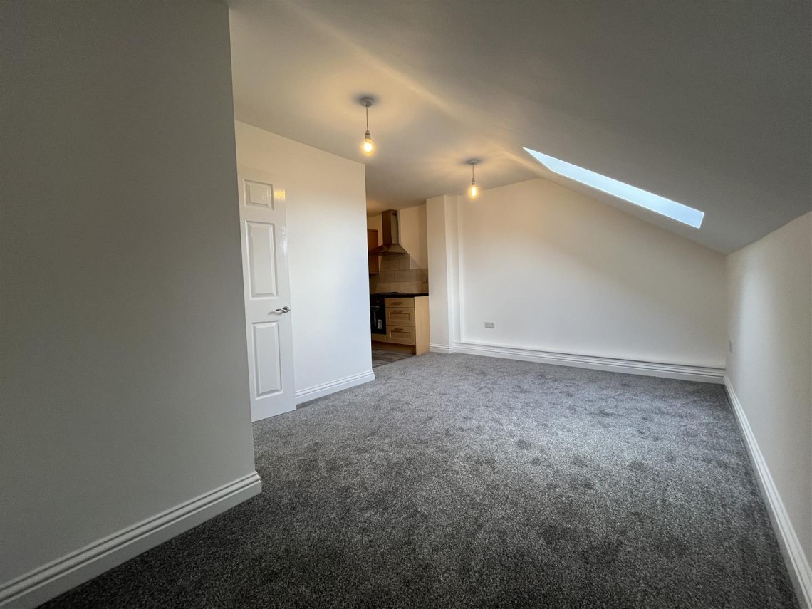 Images for 2 BED FLAT | BS5