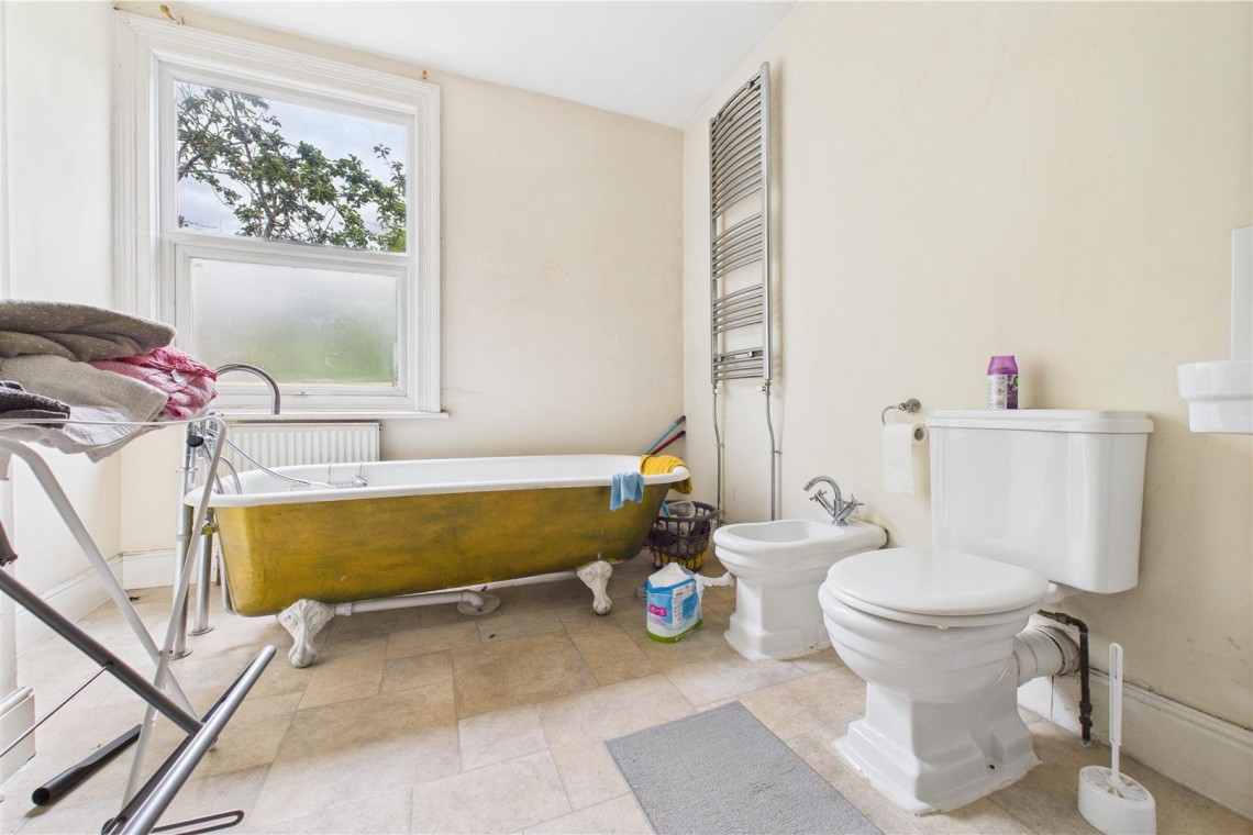 Images for 7 BED HMO | FAMILY HOME | HOTWELLS