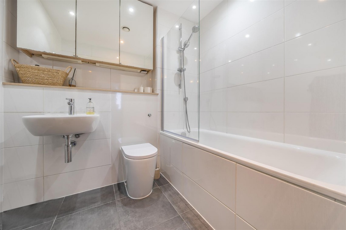 Images for Deanery Road, Harbourside