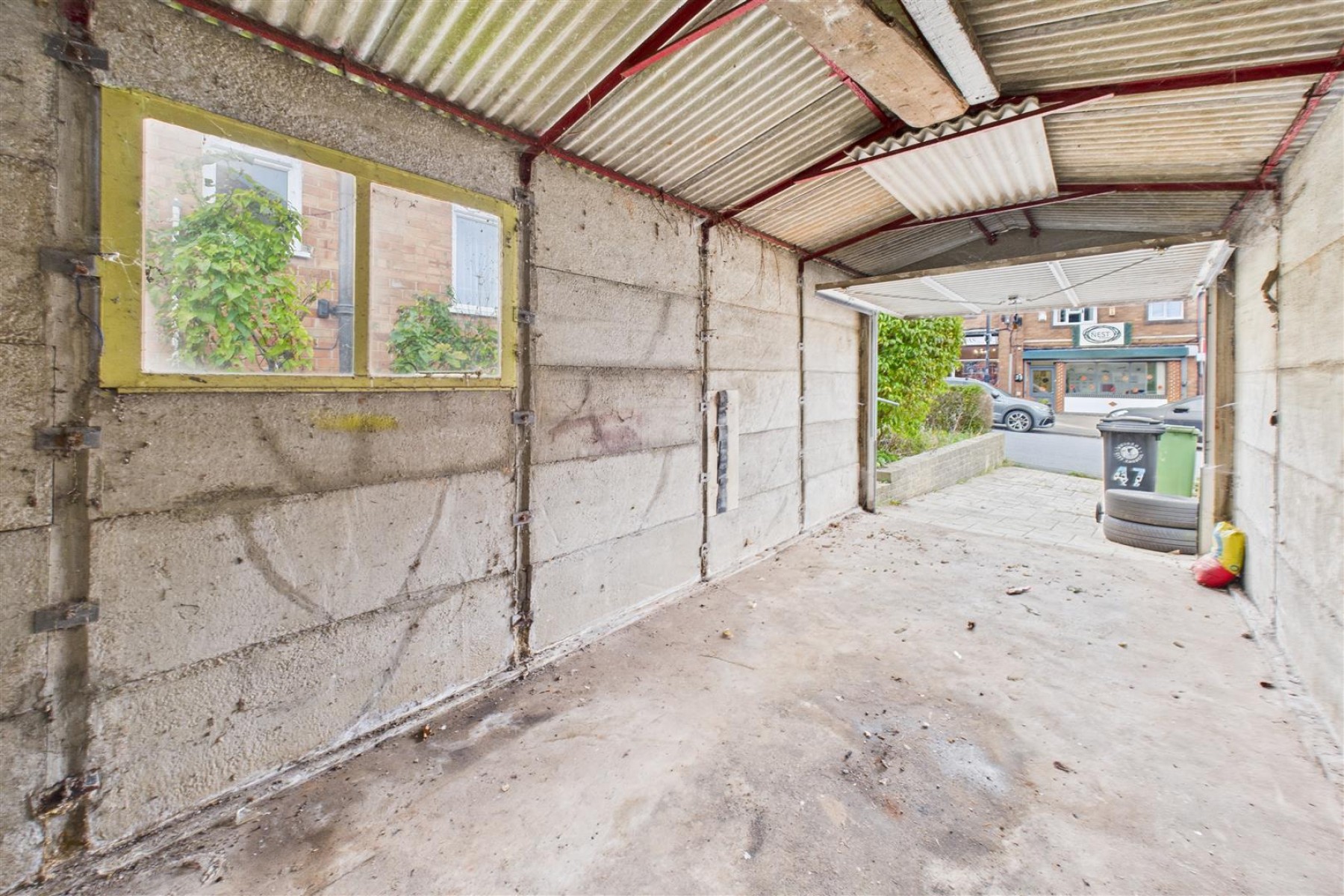 Images for REDUCED | UPDATING | COOMBE DINGLE