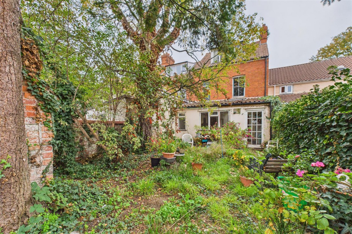 Images for HOUSE | UPDATING | GLASTONBURY