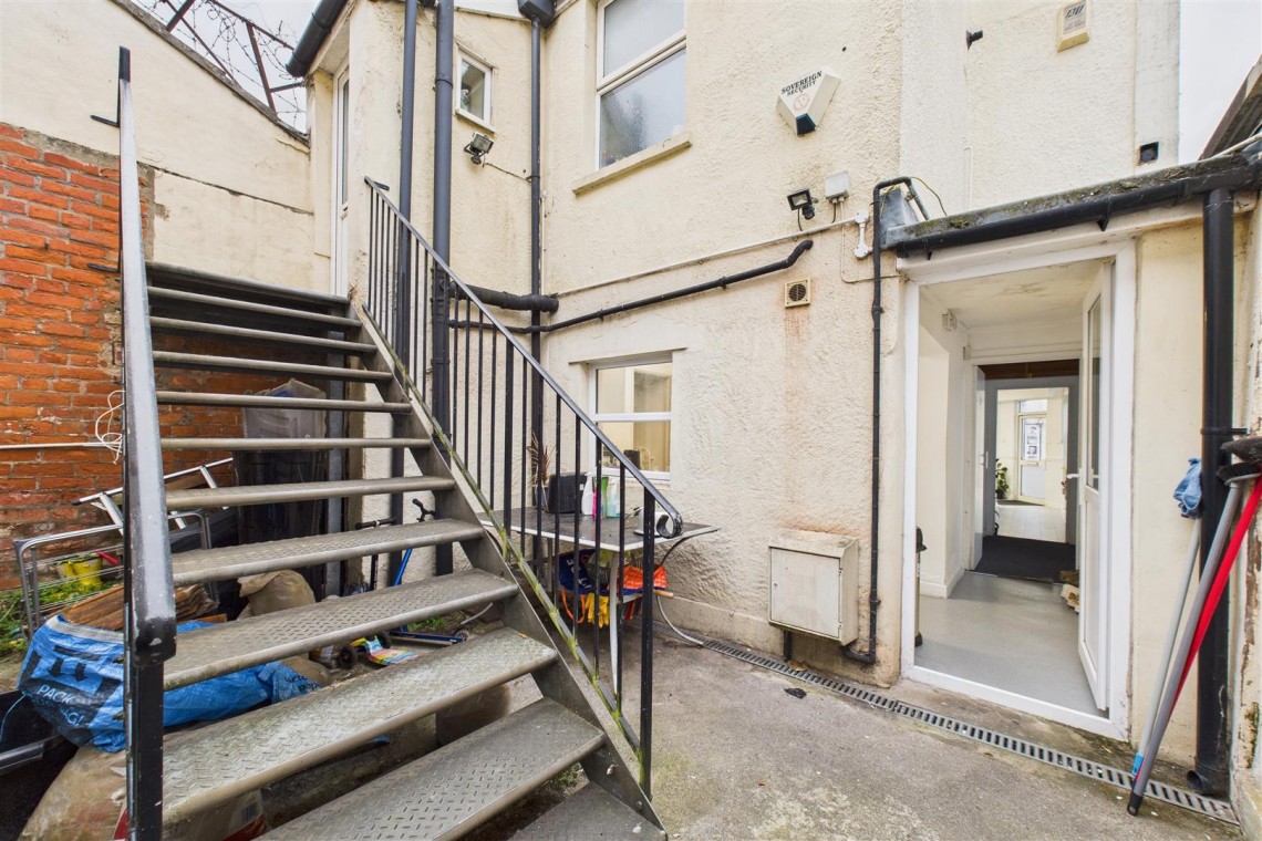 Images for MIXED USE | £21,540 pa | SHIREHAMPTON