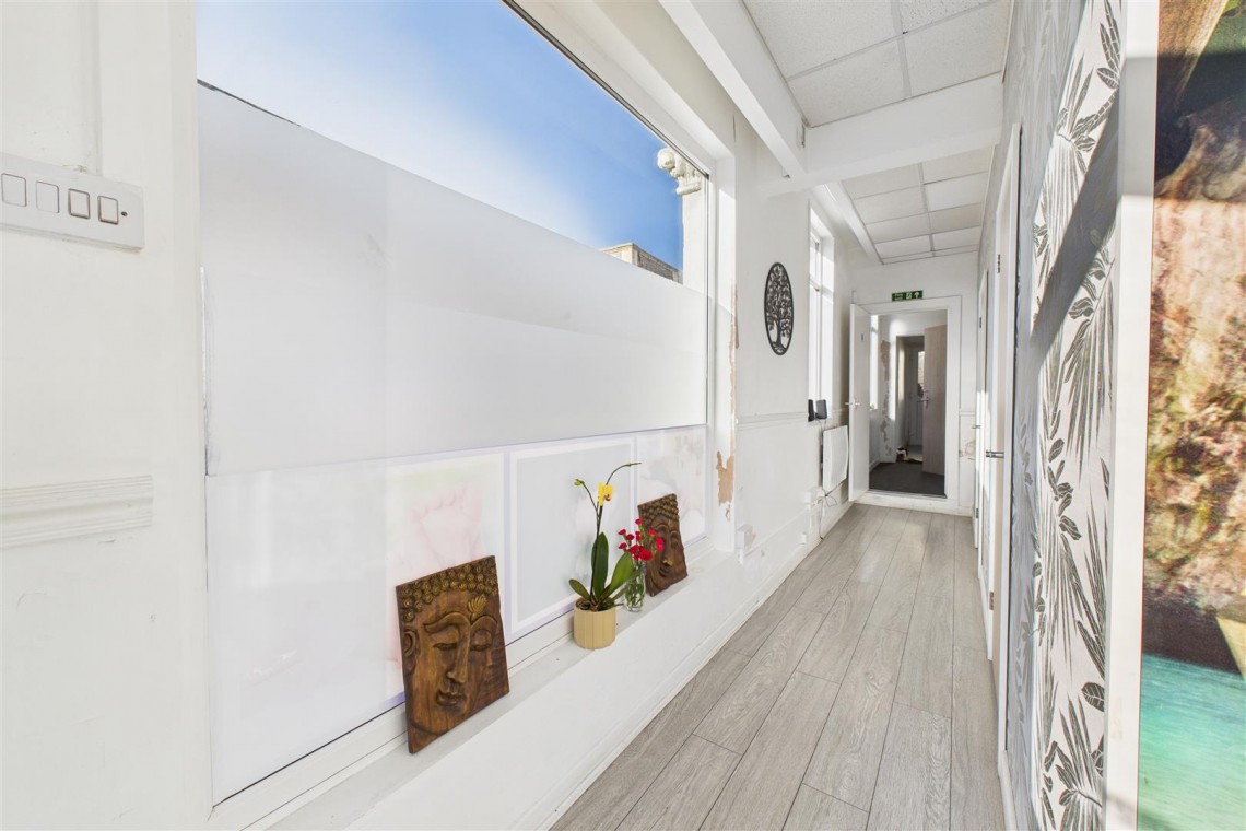 Images for MIXED USE | £21,540 pa | SHIREHAMPTON