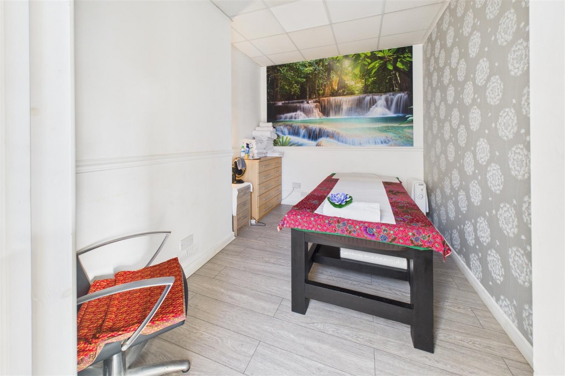 Images for MIXED USE | £21,540 pa | SHIREHAMPTON