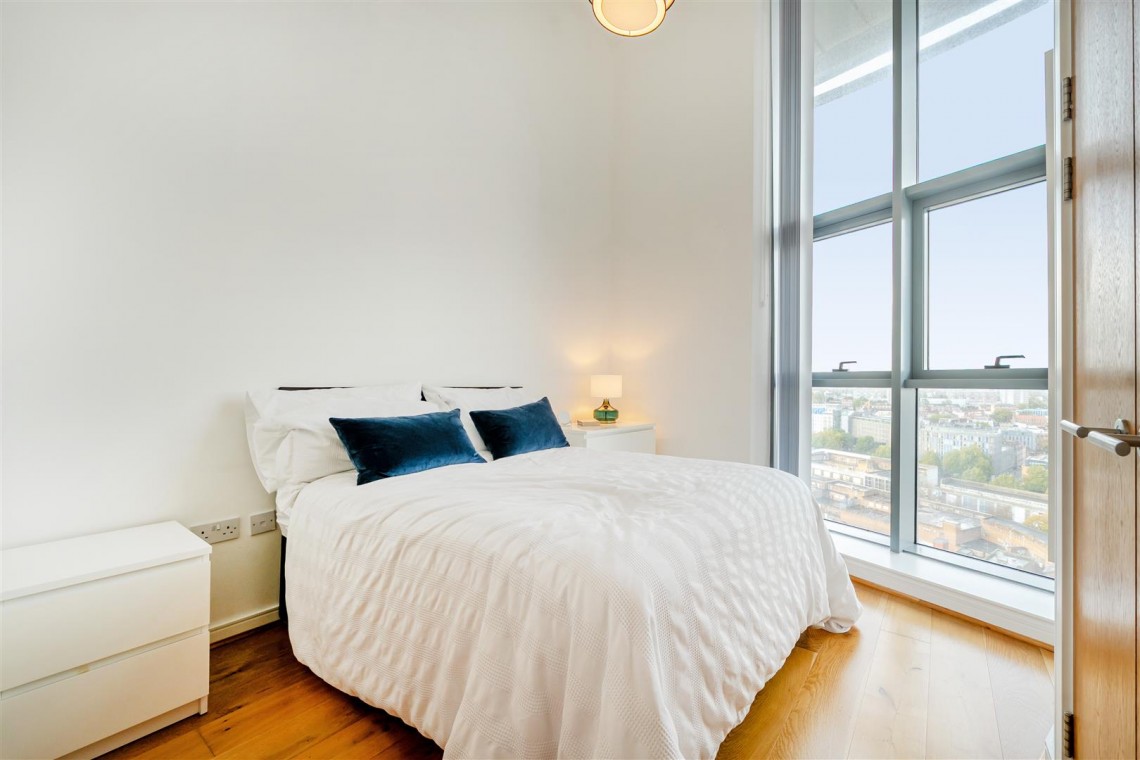 Images for Broad Weir, City Centre