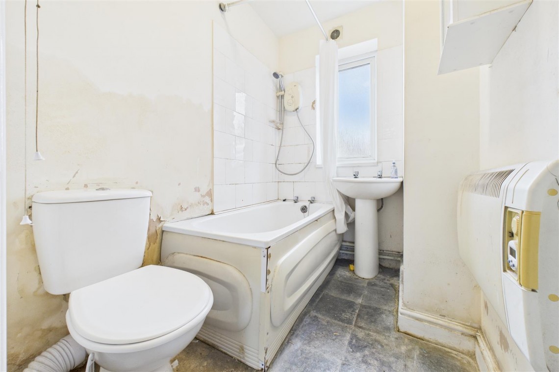 Images for 2 x 2 BED FLATS | KNOWLE
