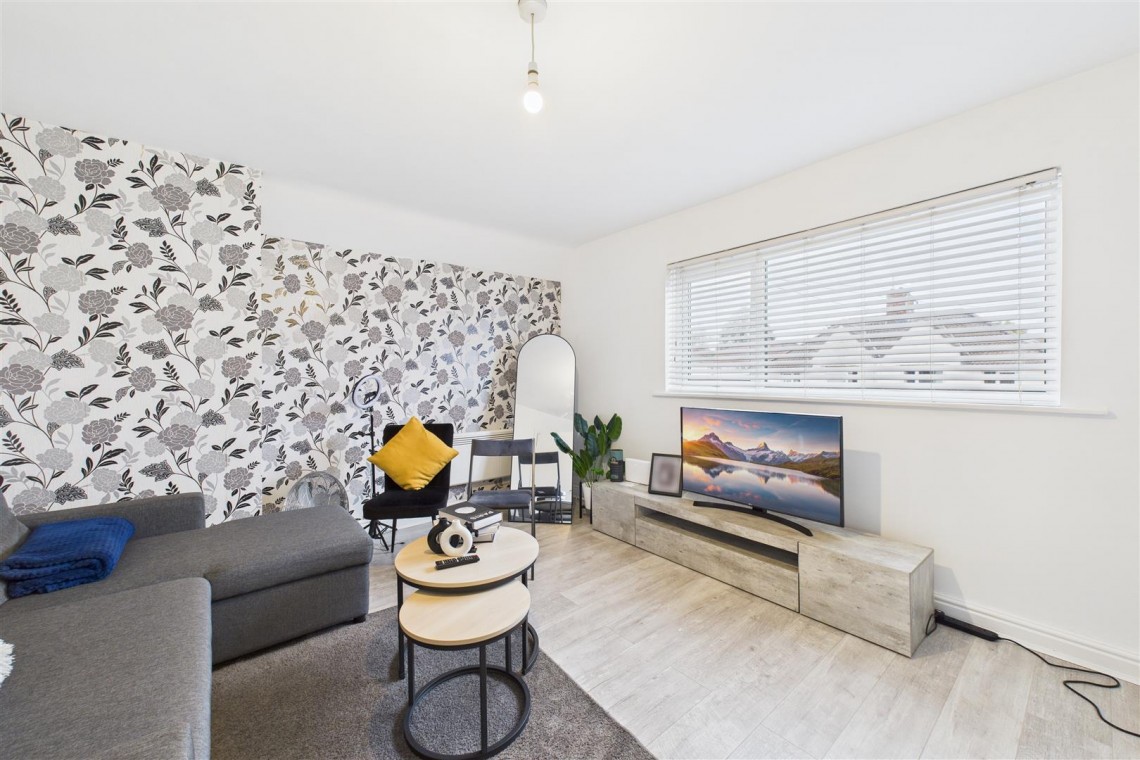 Images for 2 x 2 BED FLATS | KNOWLE