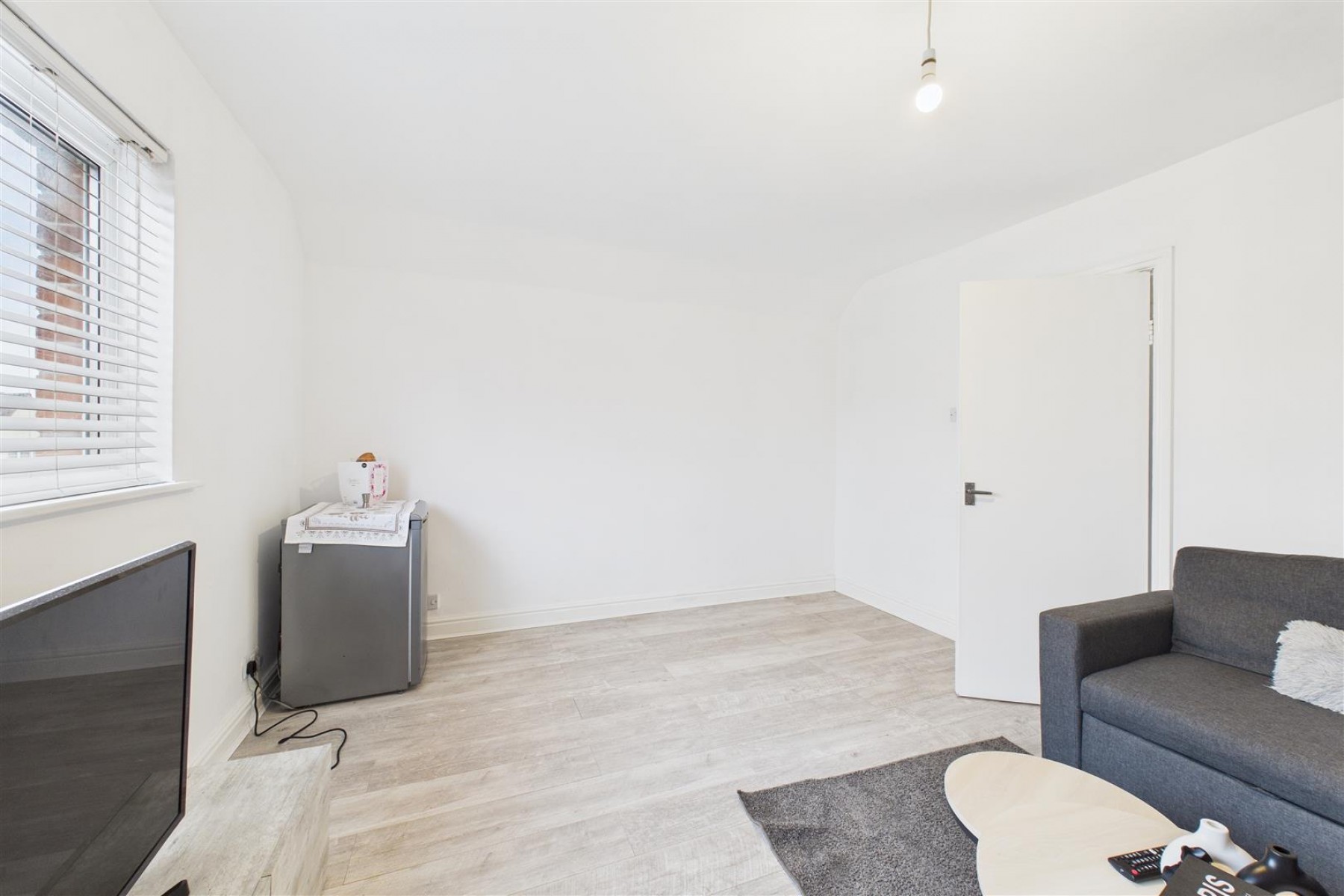 Images for 2 x 2 BED FLATS | KNOWLE