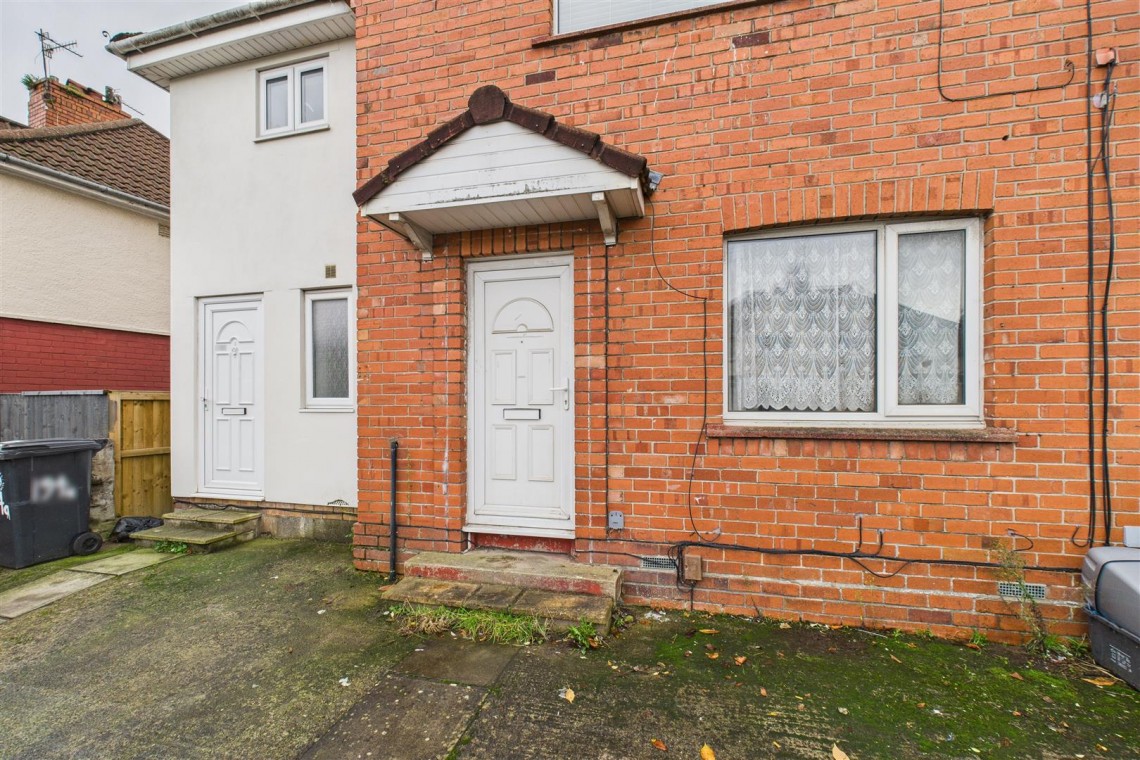 Images for 2 x 2 BED FLATS | KNOWLE