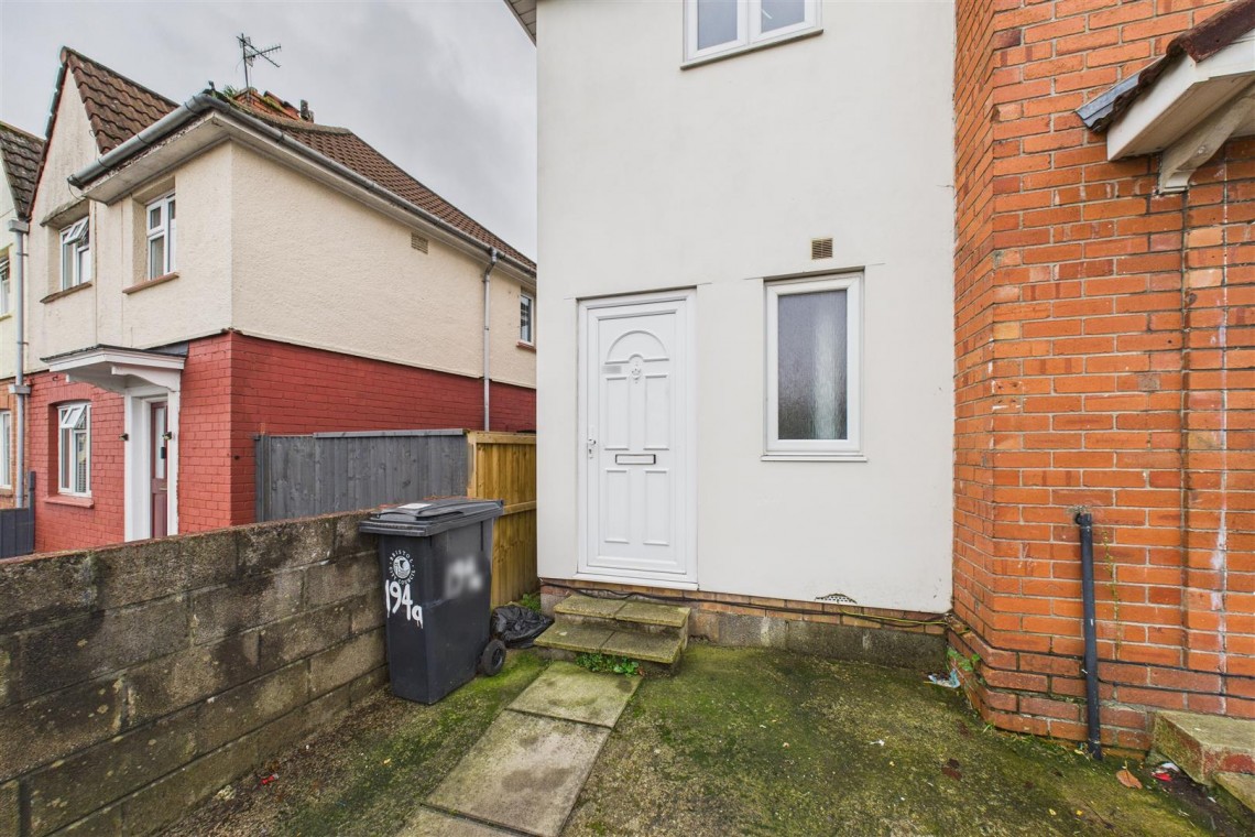 Images for 2 x 2 BED FLATS | KNOWLE
