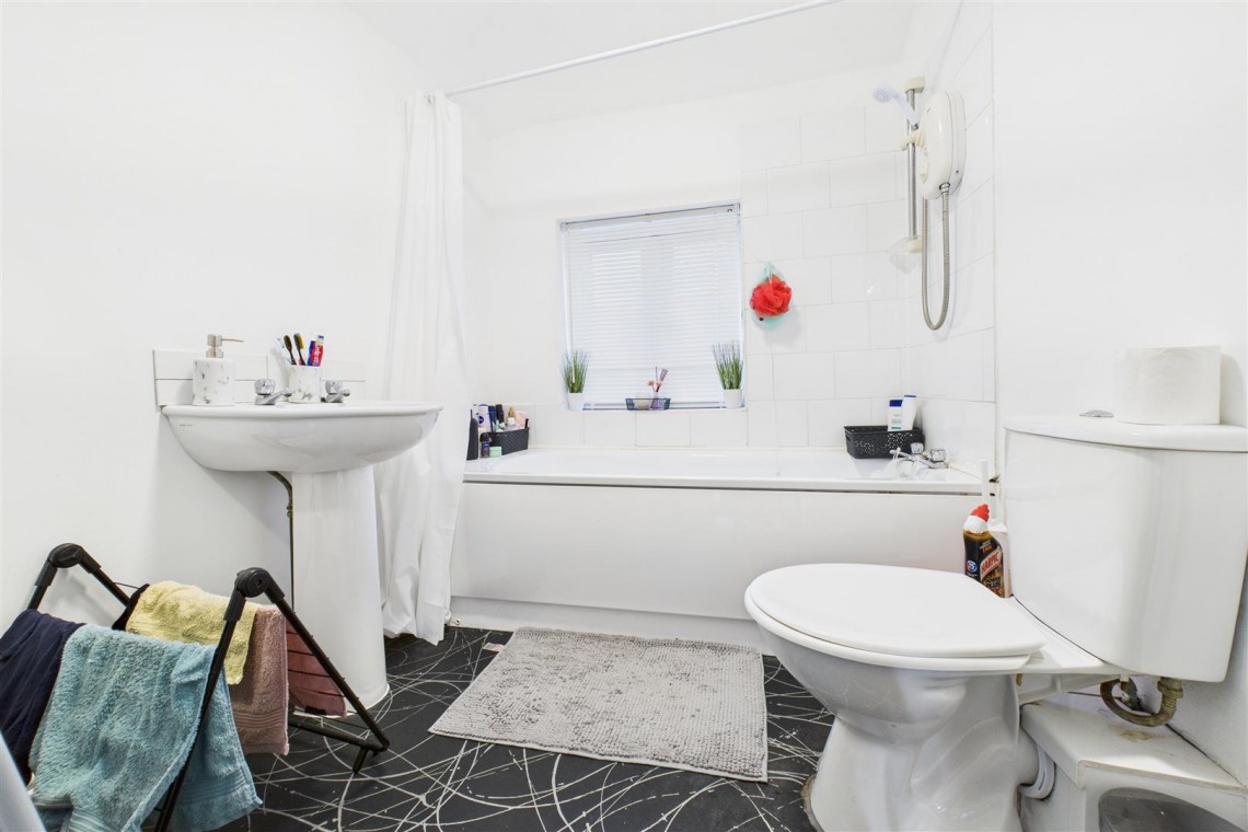 Images for 2 x 2 BED FLATS | KNOWLE