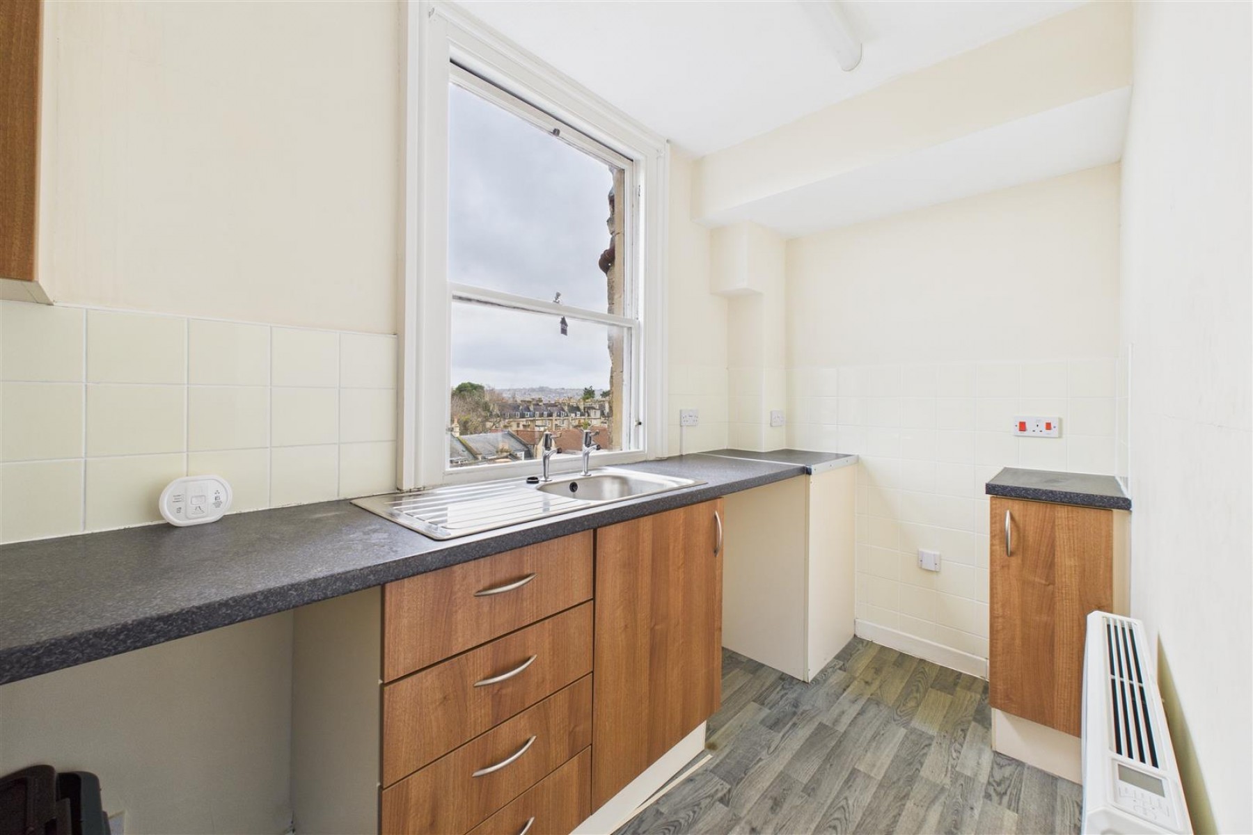 FLAT FOR UPDATING | BA1, 1 bedroom, Flat - 34303080