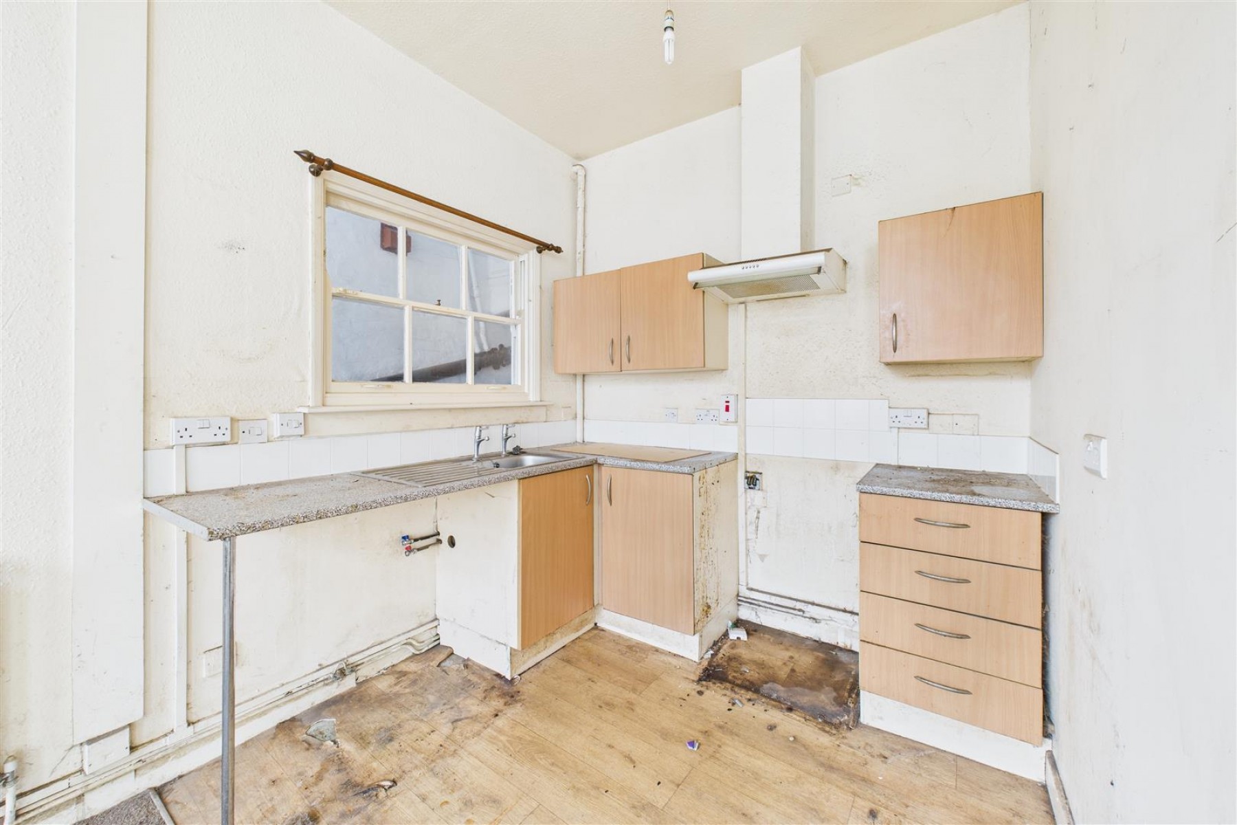 Images for 3 X FLATS | TEWKSBURY