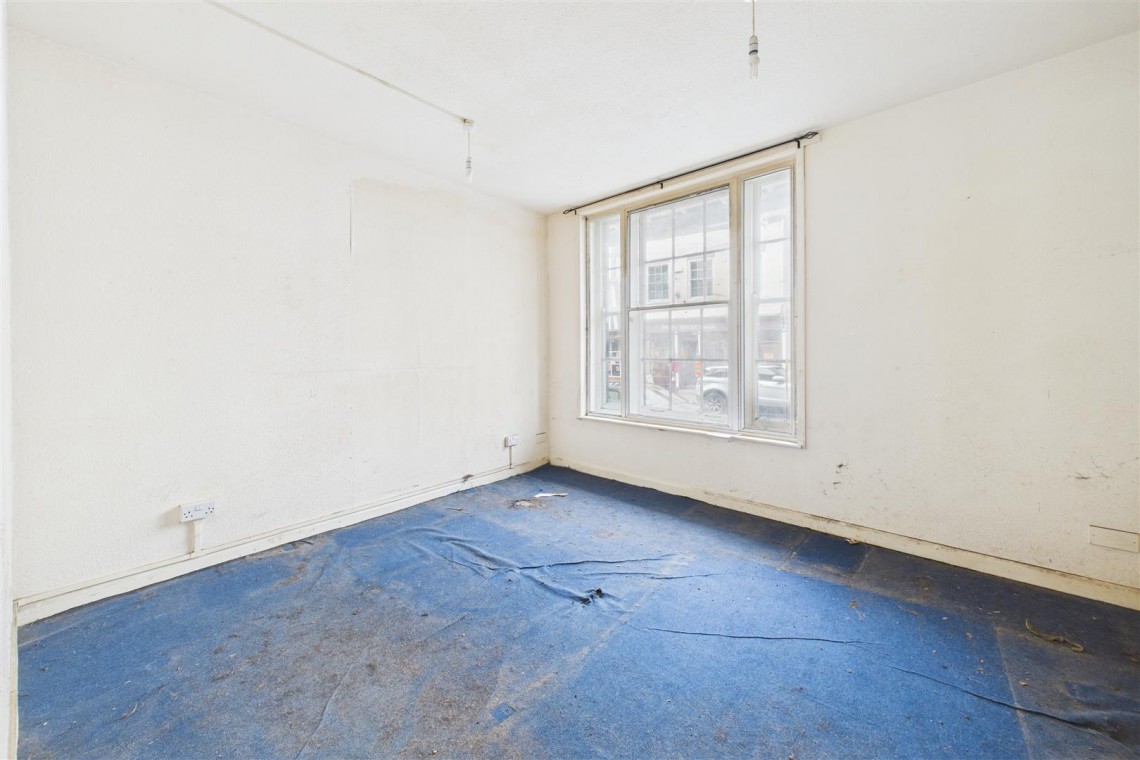 Images for 3 X FLATS | TEWKSBURY